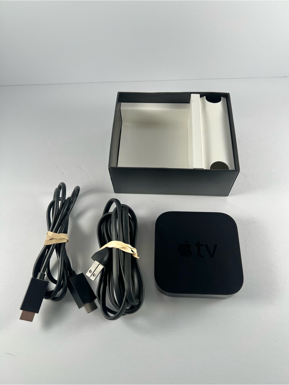 Apple TV (4th Generation) 32GB HD Media Streamer A1625 - No Remote